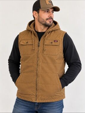 Wrangler Hooded Quilted Vest in Caramel Brown